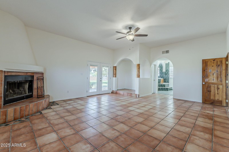 39-web-or-mls-Linda-39