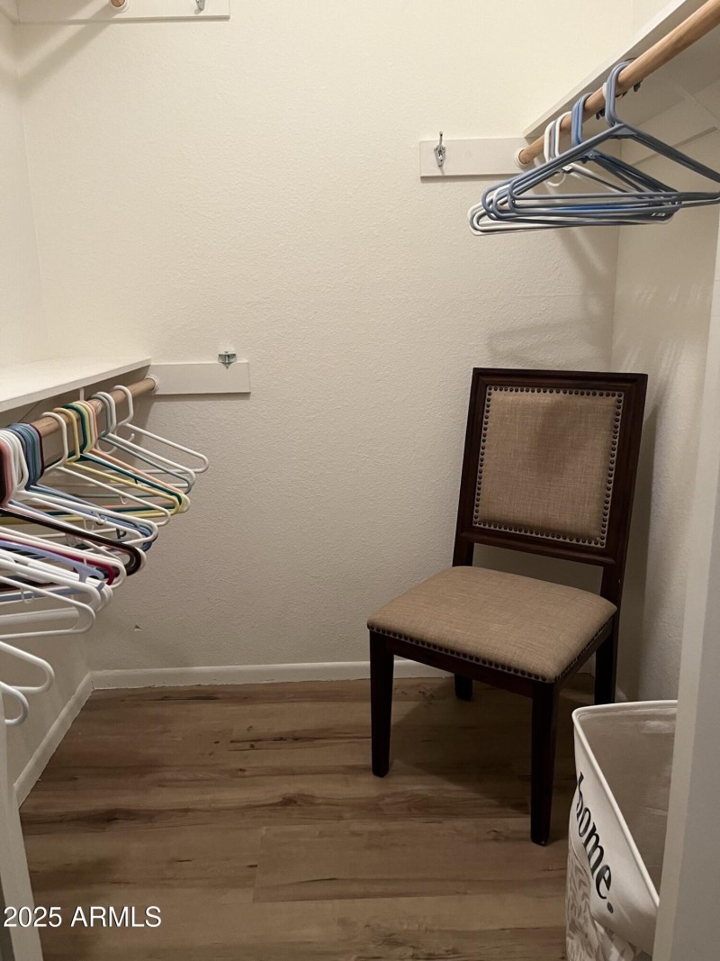 Master closet - 25258