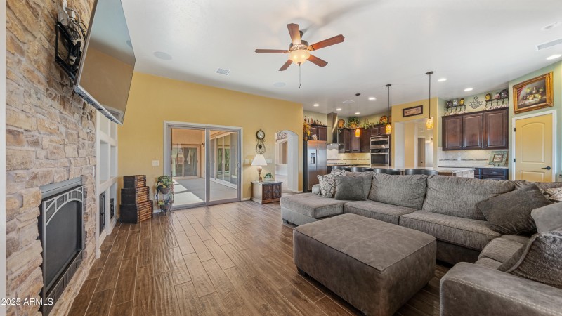 Interior - 6233 E Molly Dr-11