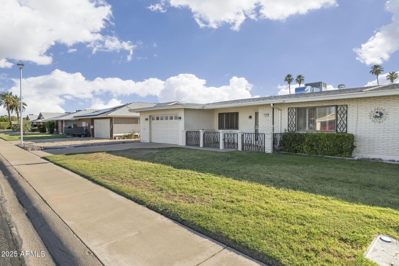 10222 N 105th Dr, Sun City - 325