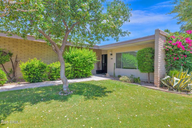 Lovely front entrance