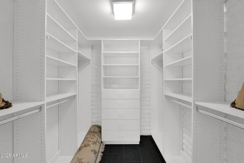 Amazing Master Huge Walk-in