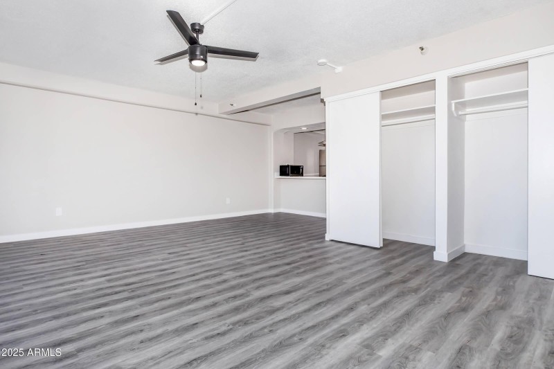 1 Redondo Living Area