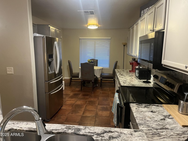 2A8F465F-8AE2-4333-92AC-D9ED8945ED0C