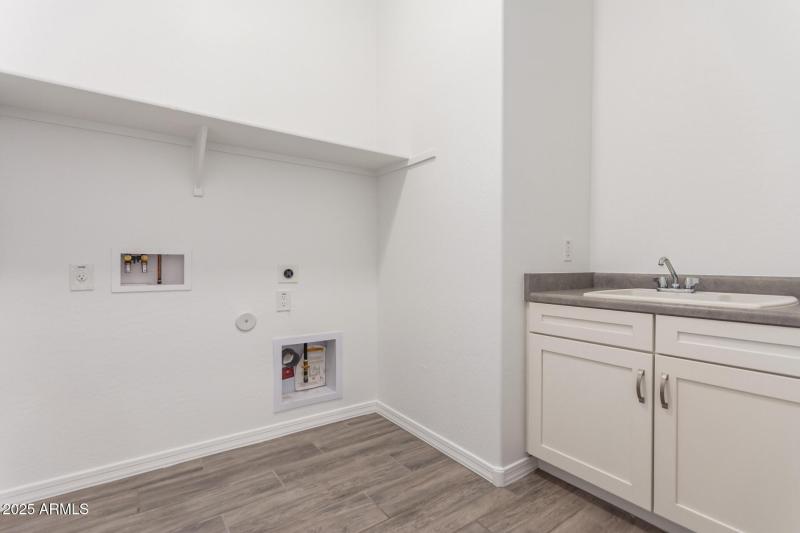 Laundry room/sink