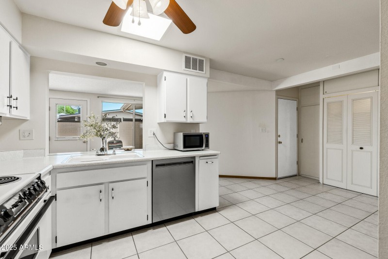 15_13671_N_111th_Ave15_mls