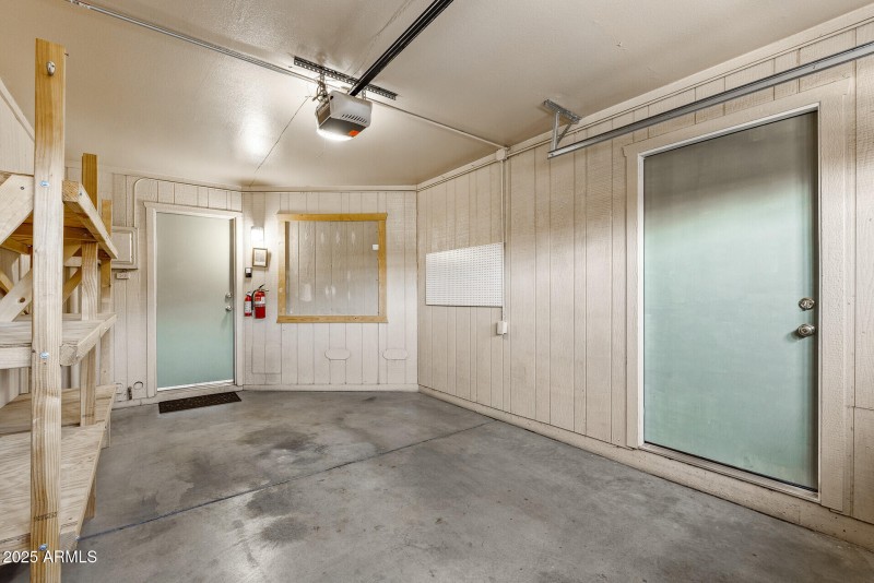 40_13671_N_111th_Ave40_mls