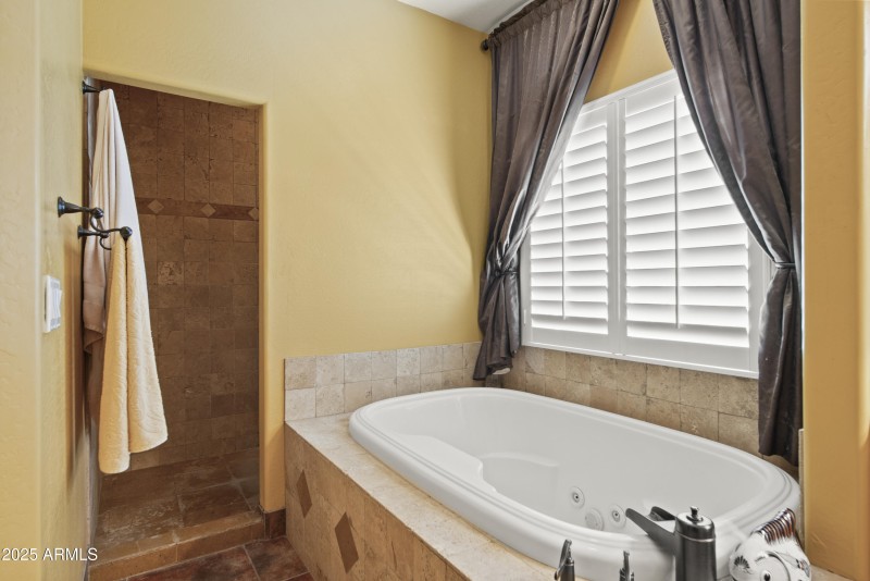 Secondary Suite en suite