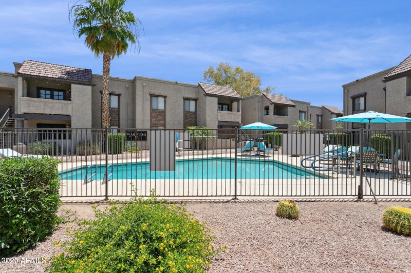 24-web-or-mls-5995-n-78th-st-1043