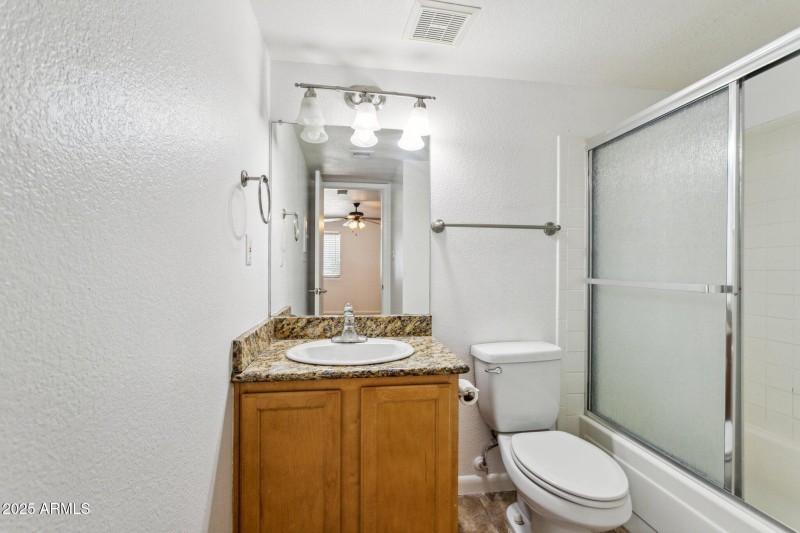 21-web-or-mls-5995-n-78th-st-1043