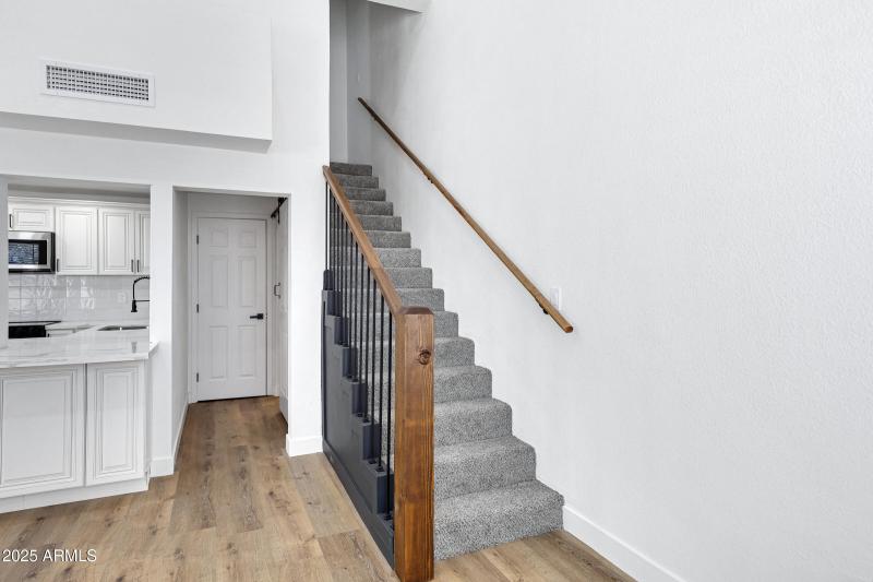 2708 E Roosevelt St-16