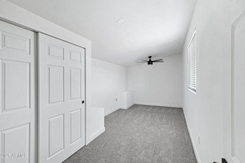 2708 E Roosevelt St-17