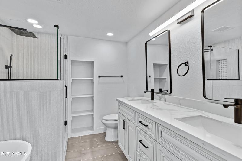 2708 E Roosevelt St-24