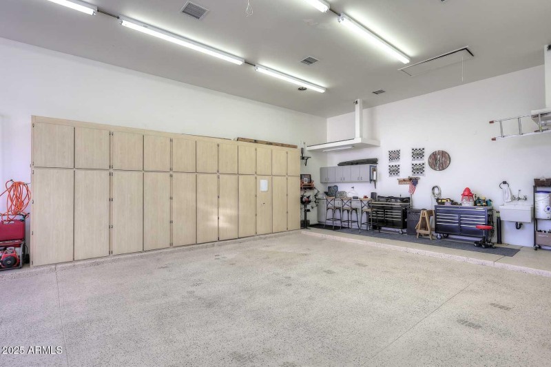 RV Garage-Shop-Interior2