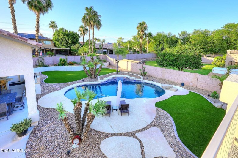 Large Balcony-Backyard View