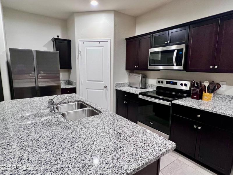 D1D75E94-1E7C-492E-A94B-D0C2DFE9AE84