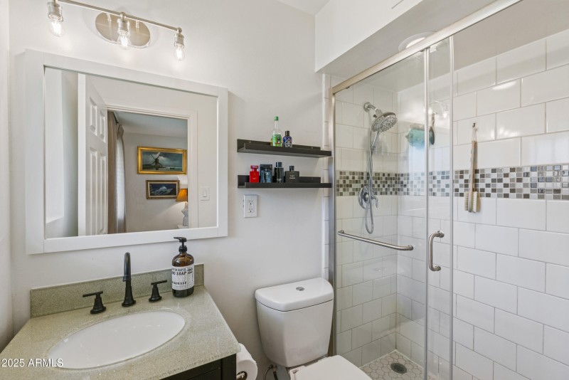 Primary en suite bath