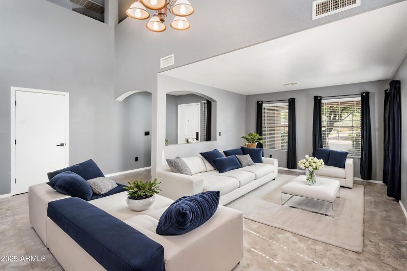 9735-W-Kirby-Ave-MLS-8 - Living Room - M