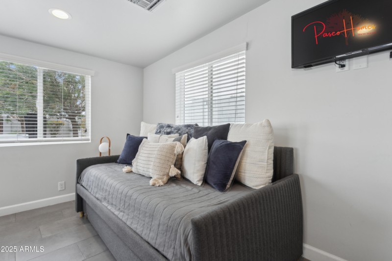 18-print-1142-e-tempe-dr