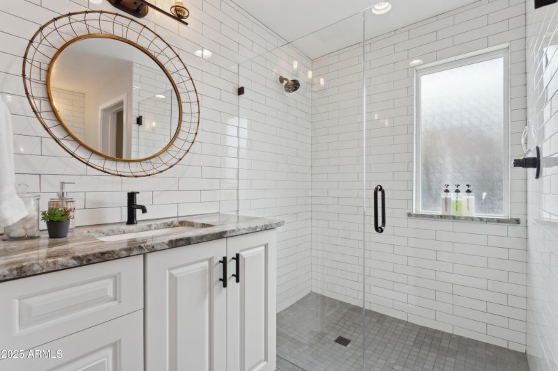 24-print-1142-e-tempe-dr