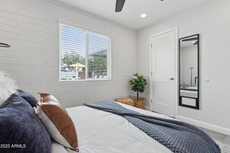 29-print-1142-e-tempe-dr