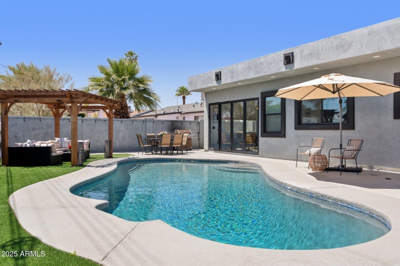 45-web-or-mls-6907-e-willetta-st