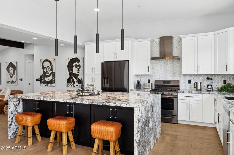 14-web-or-mls-6907-e-willetta-st