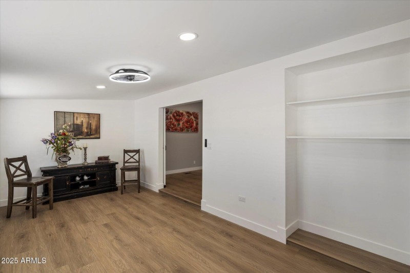 Flex room/media rm/BR 3