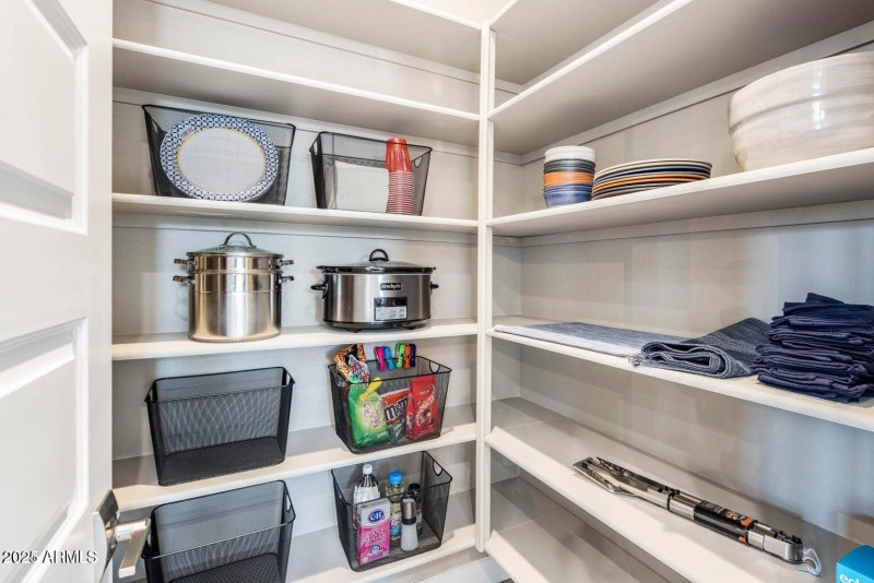 Walk-in Pantry