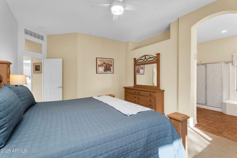 28-web-or-mls-4906 S Verbena-32