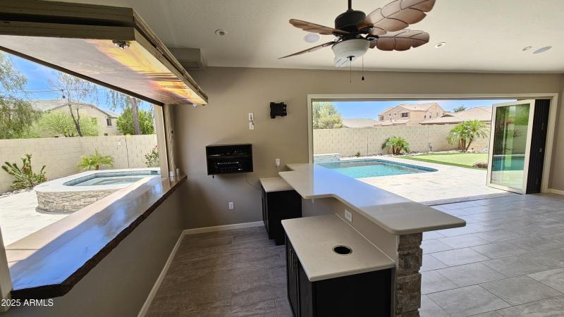 Bar with passthrough