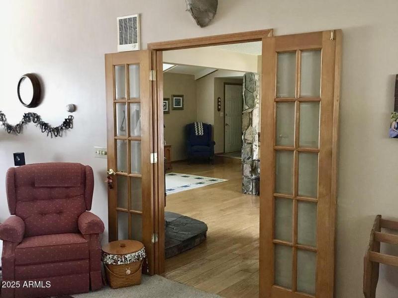 BFA0FF85-012F-4D31-8839-E4B33C285853_1_2