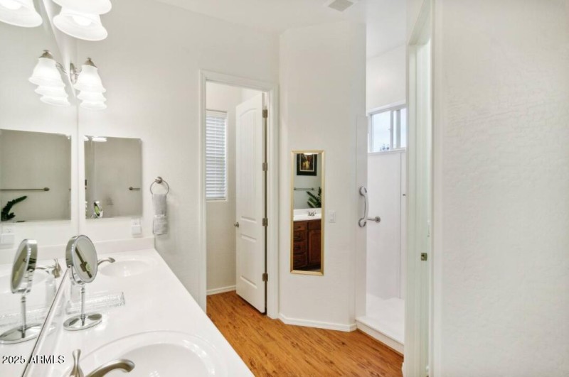 04c - Primary Bathroom