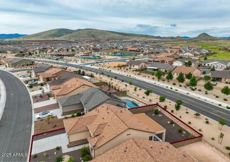 13b1 - House - Skyview Overlooking Commu