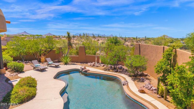 Elevated & Private, Mountain Views