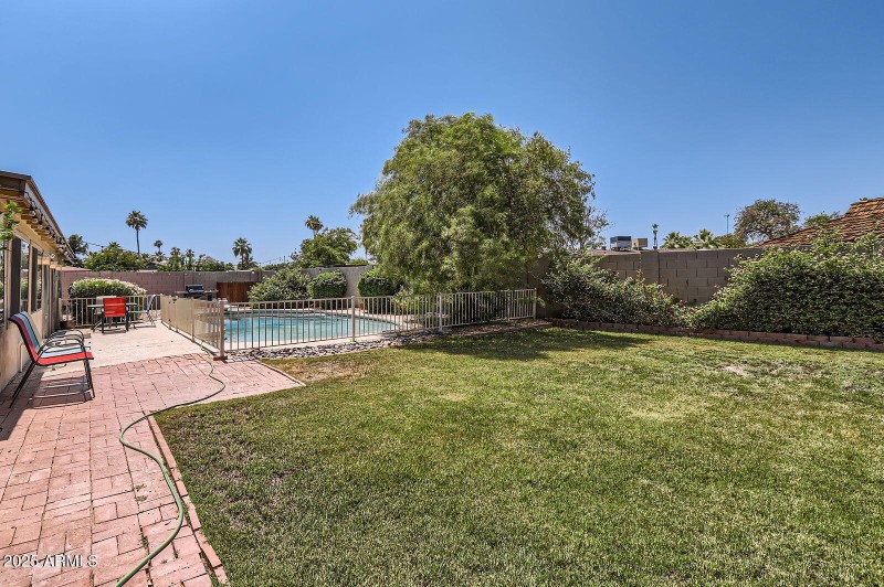 3924 E Cortez ST, - Web Quality - 025 -