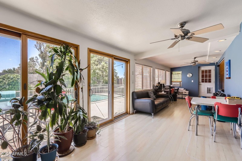 3924 E Cortez ST, - Web Quality - 023 -