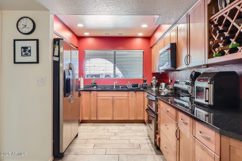 3924 E Cortez ST, - Web Quality - 012 -