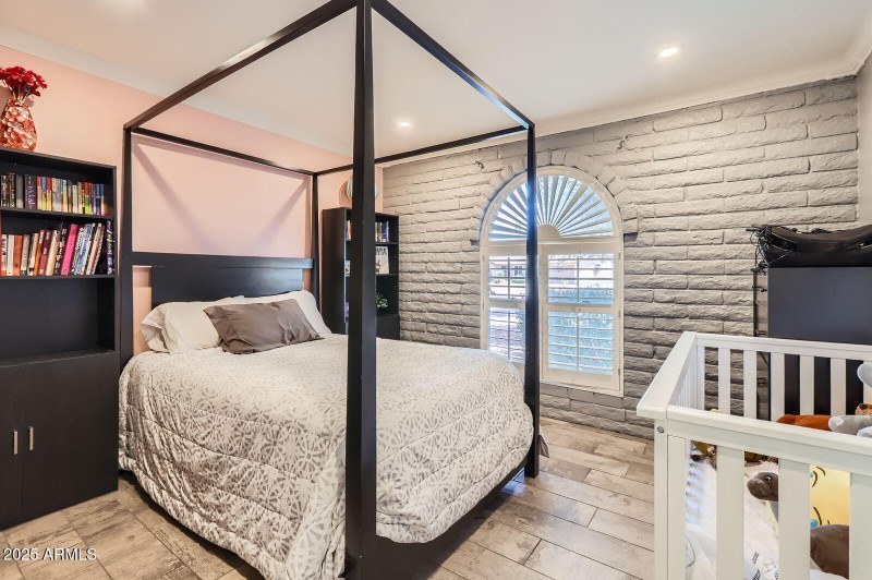 3924 E Cortez ST, - Web Quality - 021 -