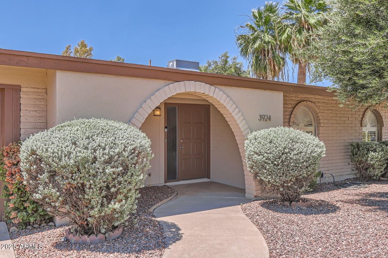 3924 E Cortez ST, - Web Quality - 003 -