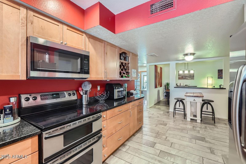 3924 E Cortez ST, - Web Quality - 010 -