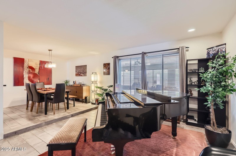 3924 E Cortez ST, - Web Quality - 005 -