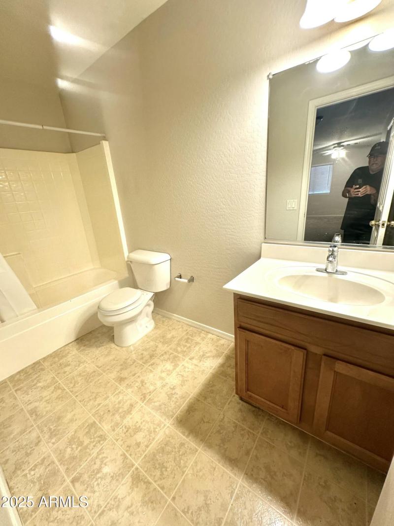 0967581A-0F4A-41E4-8C72-8E693B05DDE2_1_2