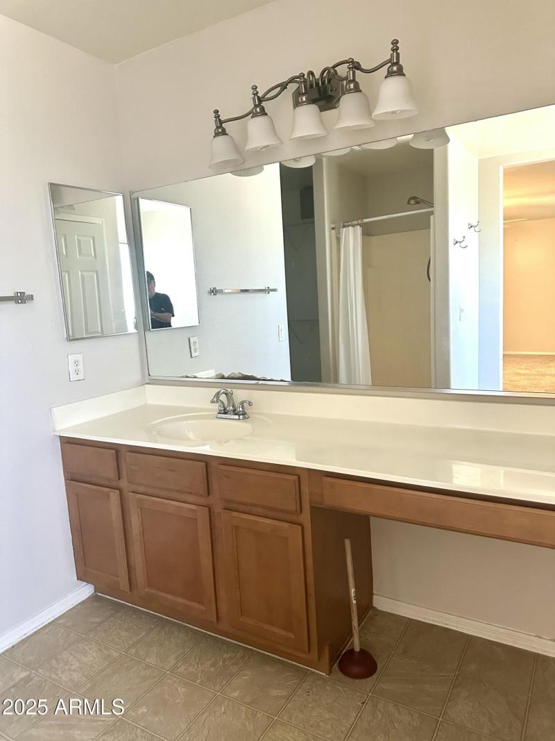 93387101-0F42-4859-9495-FE0D7CFCE521_1_2