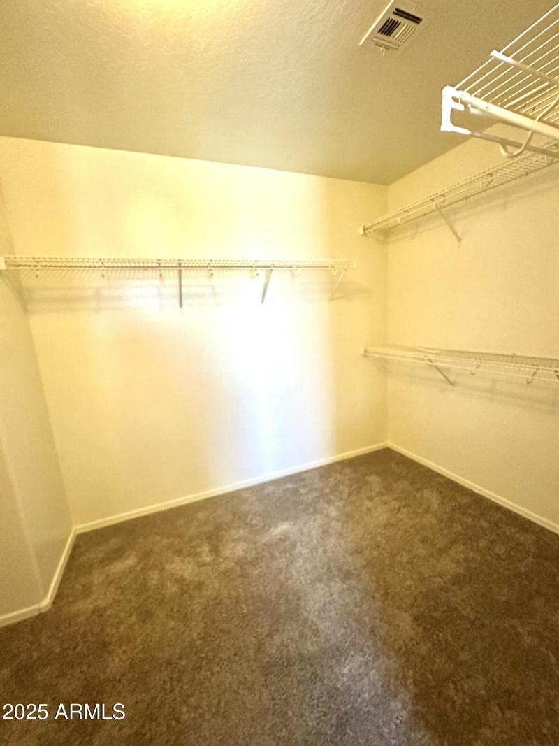 86F8E9E0-5403-415A-8FD0-0B41CAFC37CA_1_2