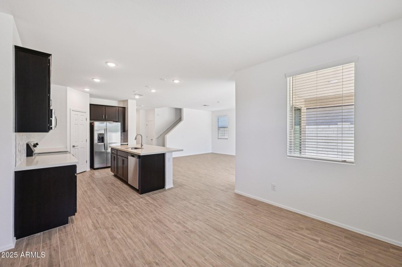 7-web-or-mls-S 240th Ln-1106-007