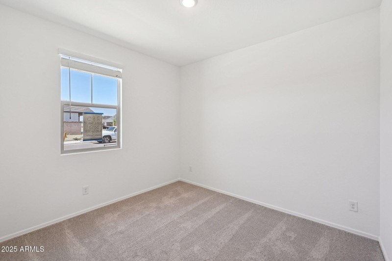 17-web-or-mls-S 240th Ln-1106-017