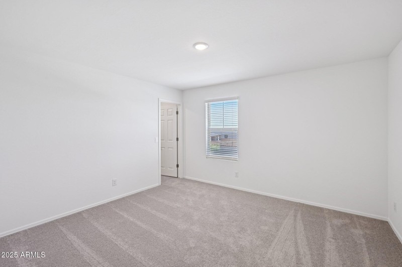 29-web-or-mls-S 240th Ln-1106-029