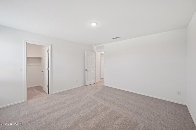 33-web-or-mls-S 240th Ln-1106-033