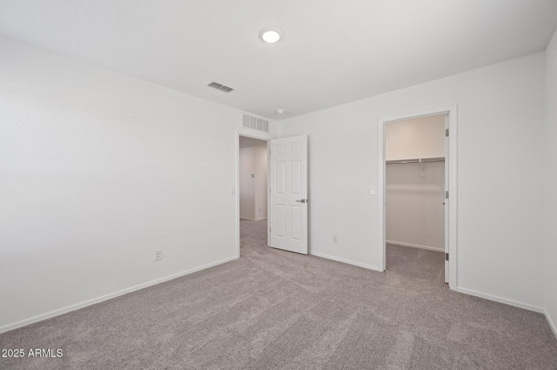 36-web-or-mls-S 240th Ln-1106-036